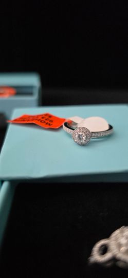 Sz 8 925 Sterling Silver VvsD Moissanite Ring