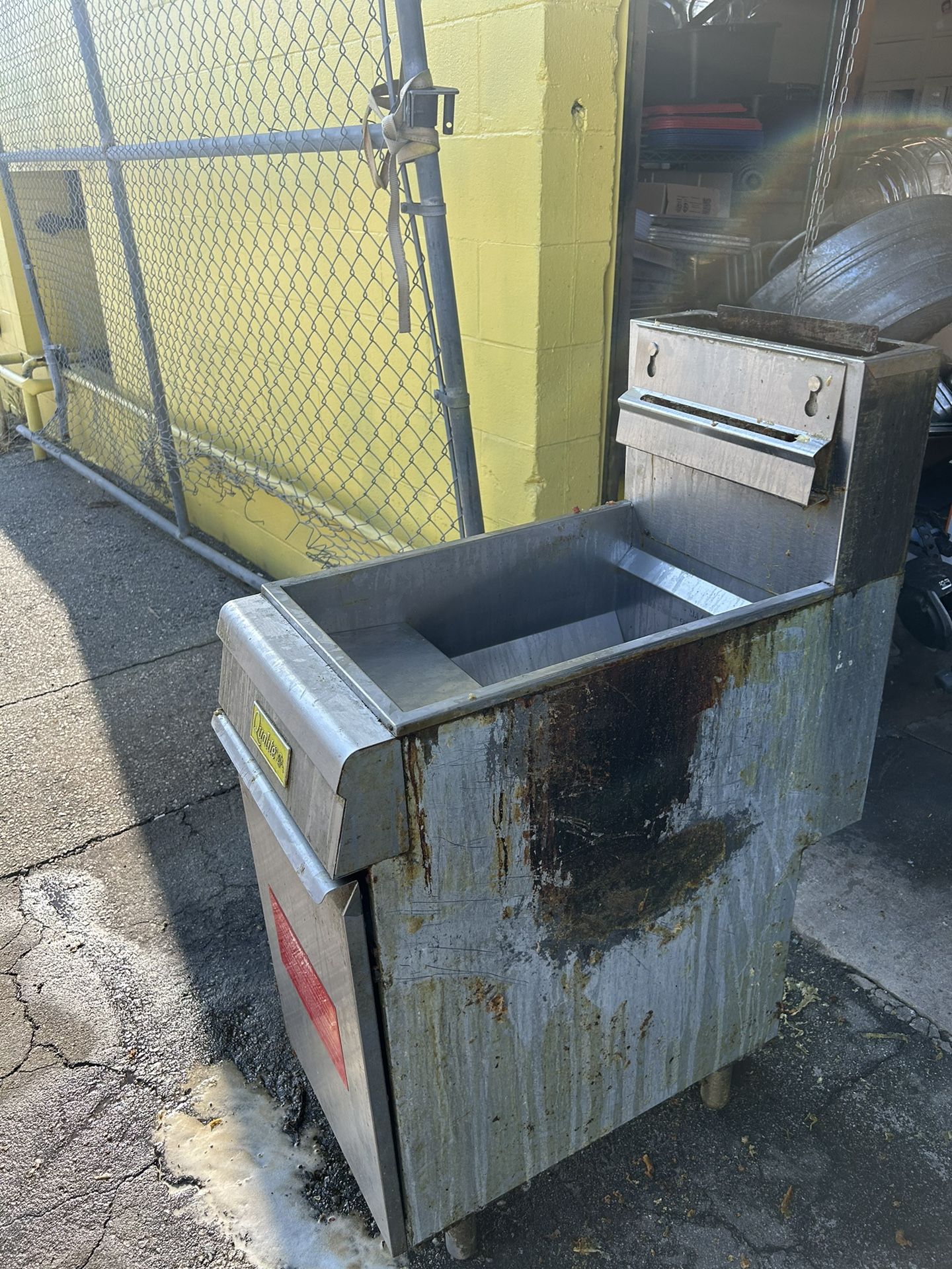 Qualite Deep Fryer for Sale in Monrovia, CA OfferUp