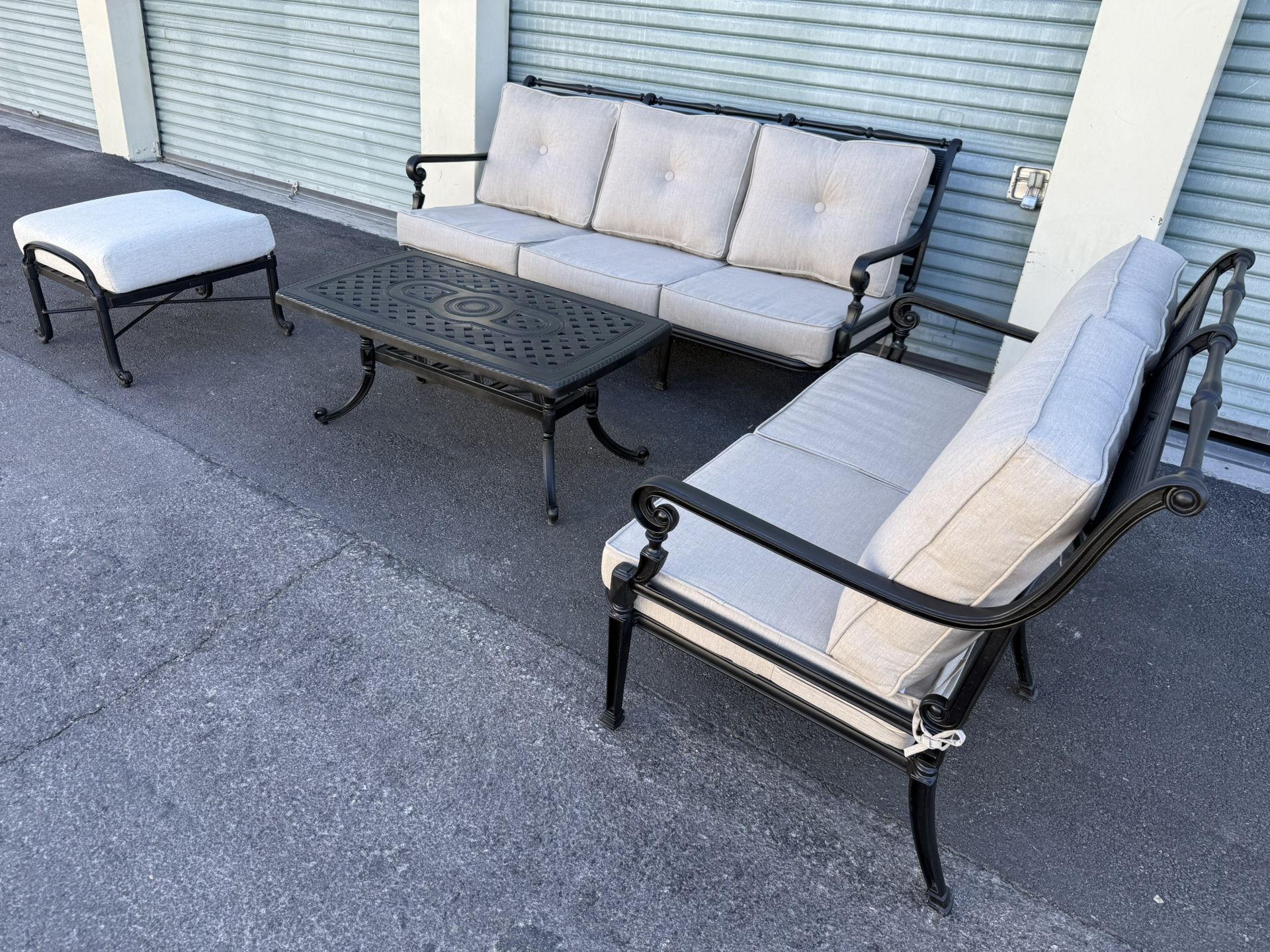 Patio outdoor furniture frontgate  Carlisle Sofa ,loveseat, coffee table and ottoman ,new sunbrella cushions