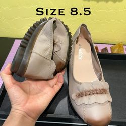 Mew  Women leather flat shoes size 8.5