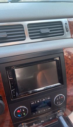 Pioneer deck AVH -1500nex asking $200