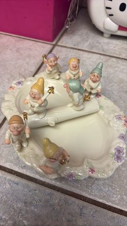 7 dwarfs candy dish Snow White