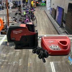 Milwaukee Cross Lines & Plumb Point Laser