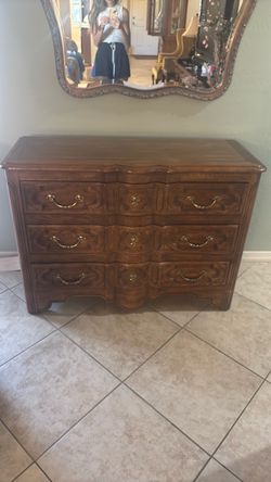 Dresser