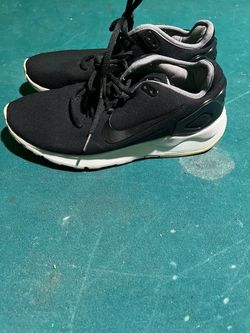 Nike tennis shoes