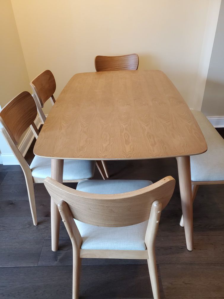 Dining set with bench
