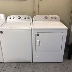 Whirlpool He Top Load Washer And Gas Dryer Set In White 