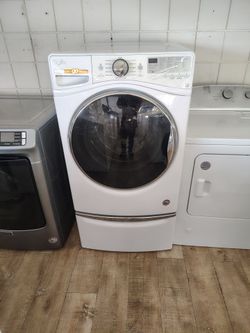 Whirlpool frond load washer with pedestal In Excellent Working Condition
