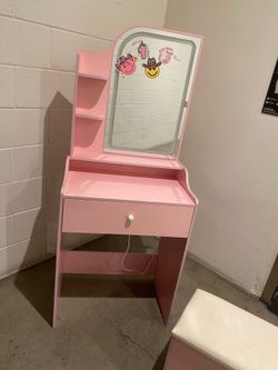 Vanity pink and stand