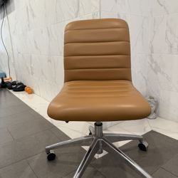 Beautiful Leather Swivel Chair With Lift