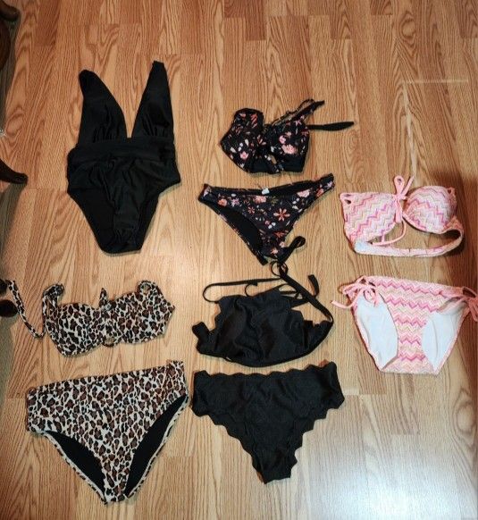 5 Each Womens Size Medium