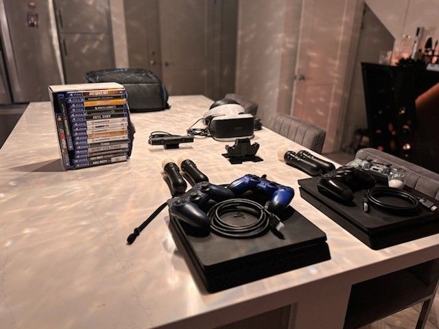 Pre Owned Ps4/VR Bundle