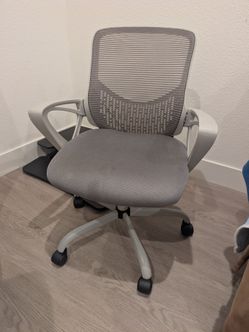 PRICE REDUCTION TODAY ONLY - Office/ Gaming chair
