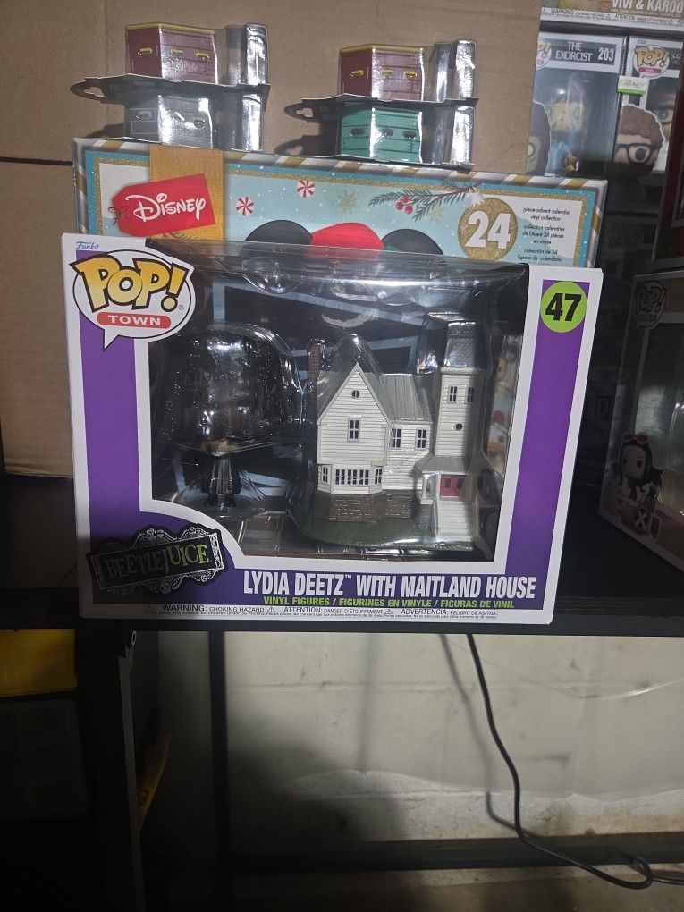 Funko Pop Lydia Deetz With Maitland House 