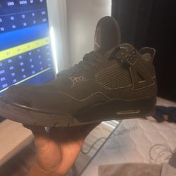 Black Cat Jordan 4
