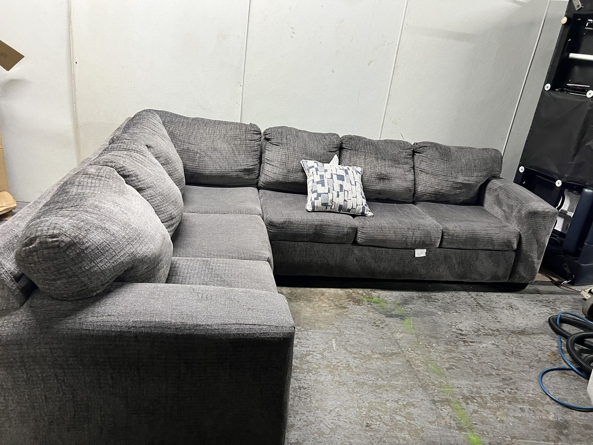 SECTIONAL COUCH SOFA