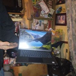 Dell Lap Top Laditude 7410 Grey And Black