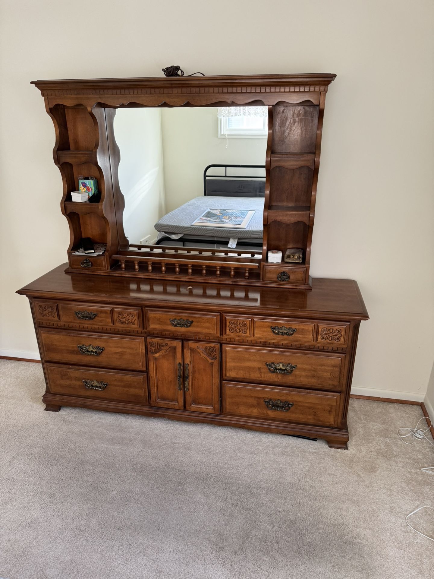 Beautiful Solid Wood Dresser Mirror Combo