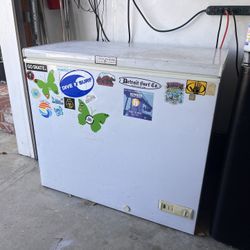 AVAILABLE - GE® 7.0 Cu. Ft. Manual Defrost Chest Freezer