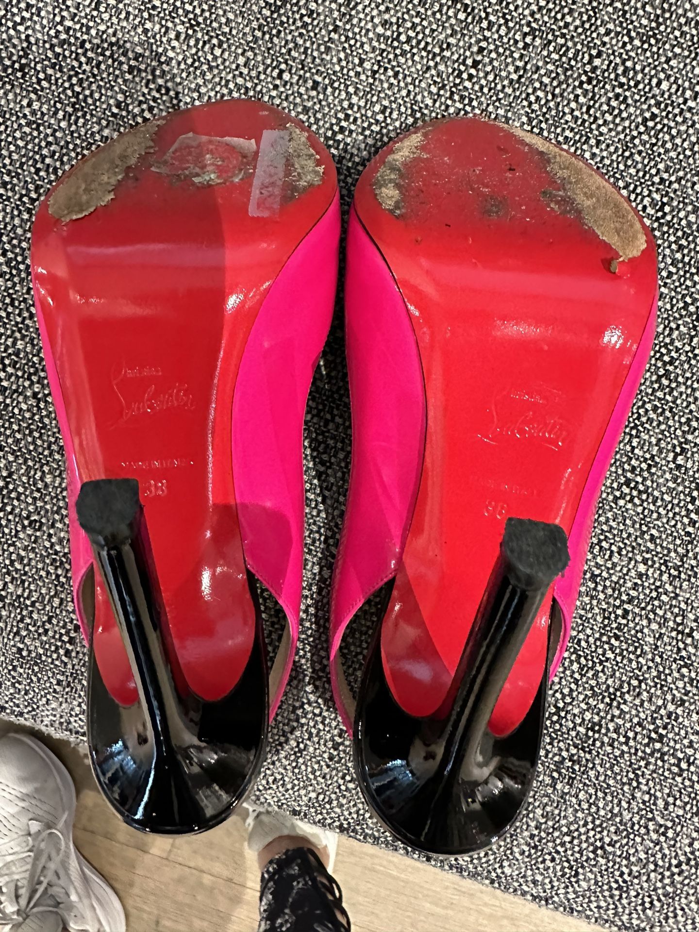 Louis Vuitton Heels Red Patent leather ref.735844 - Joli Closet