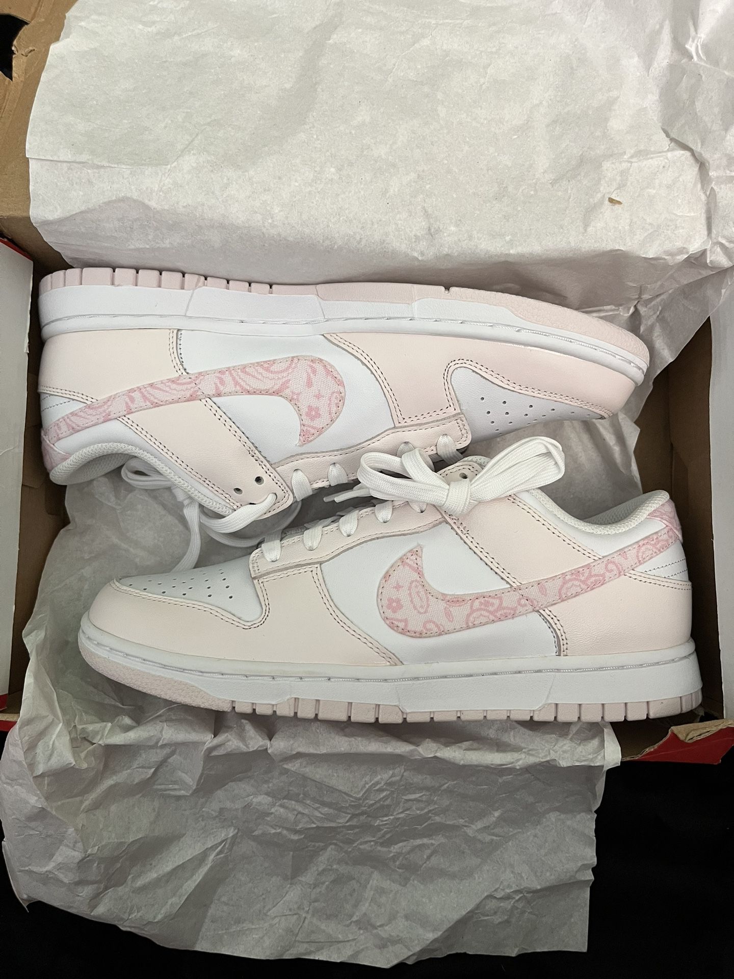 Nike Dunk Low Pink Paisley.