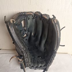 Wilson A2000 1786 11.5 baseball glove