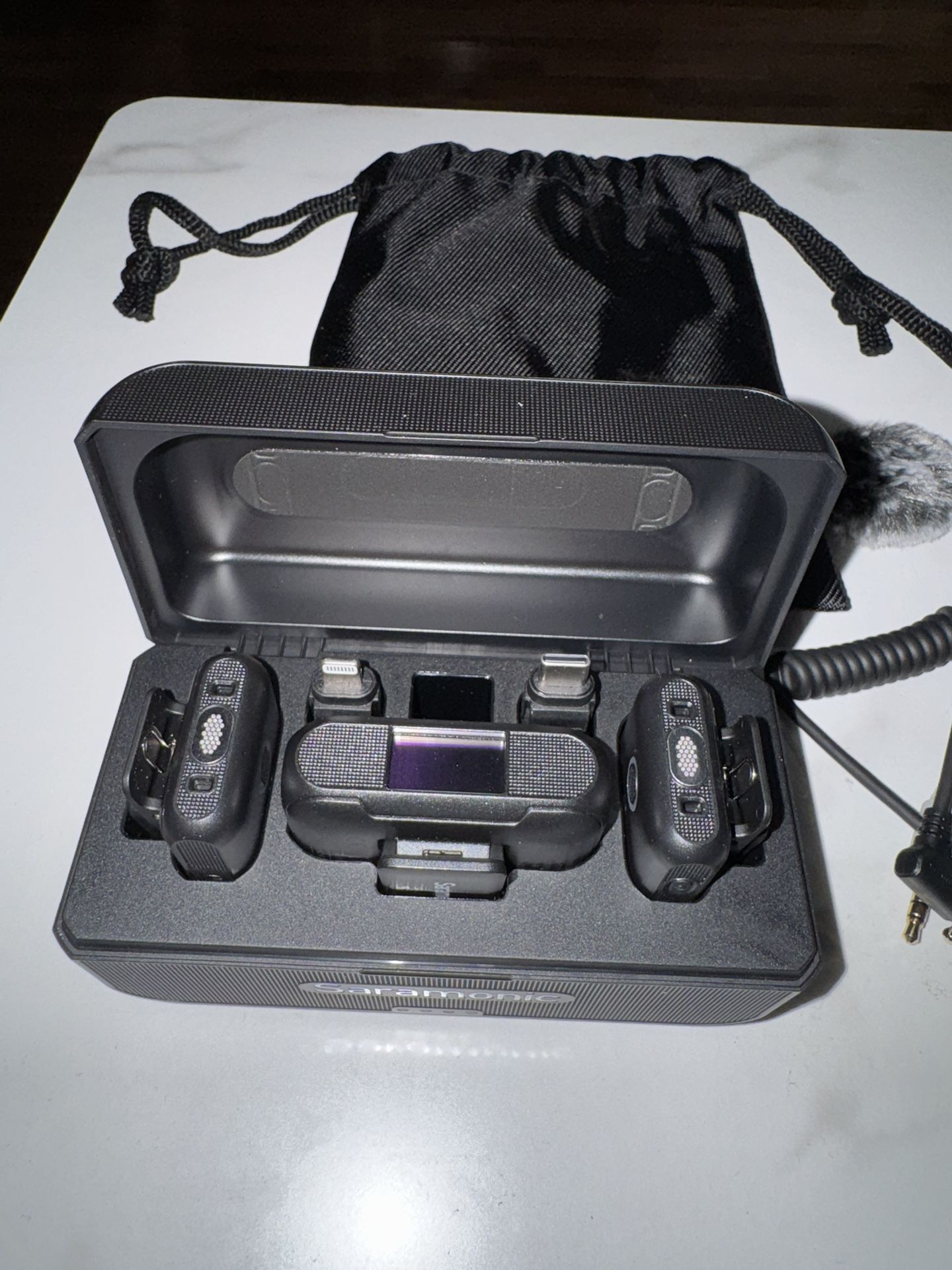 BRAND NEW SARAMONIC WIRELESS MIC