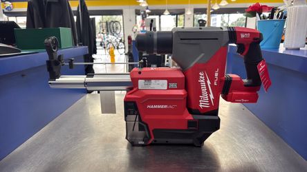 Milwaukee Fuel HammerVac Rotary Hammer with Dust Extractor