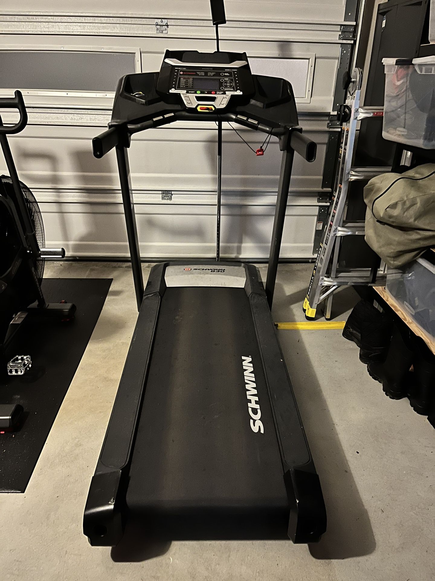 Schwinn 830 Treadmill for Sale in Seattle WA OfferUp
