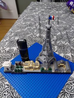 LEGO Architecture Paris Skyline Set