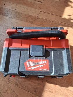 Milwaukee  wet/vac