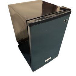 Whynter 2.1 Cu. Ft. Stainless Upright Mini Freezer – Great Condition