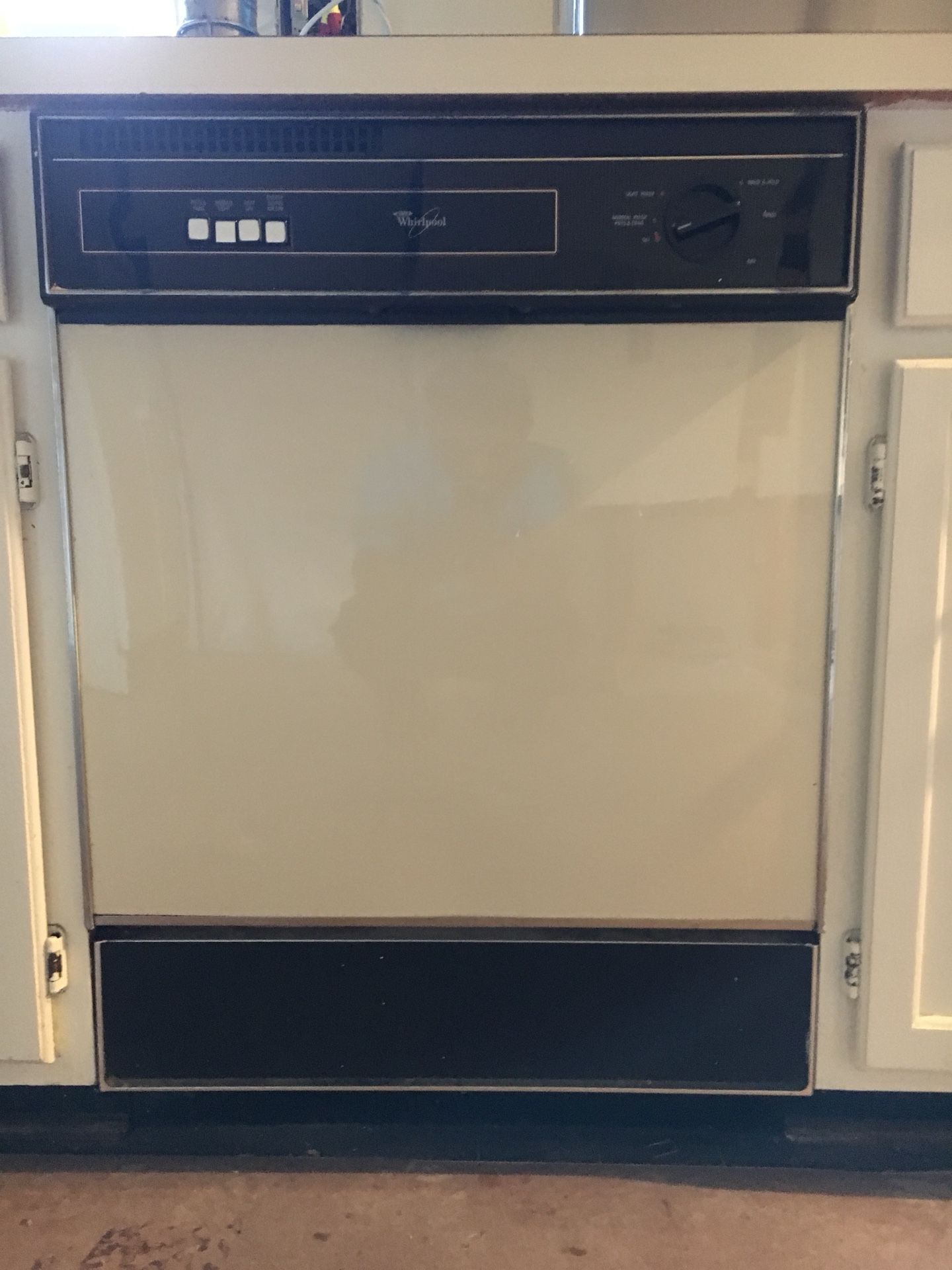 Whirlpool Dishwasher in perfect working condition