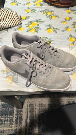 Men’s Nike shoes