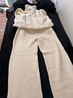 Pantalón y blusa color blanco