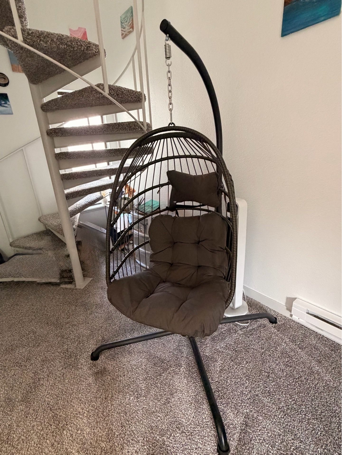 Egg chair with stand