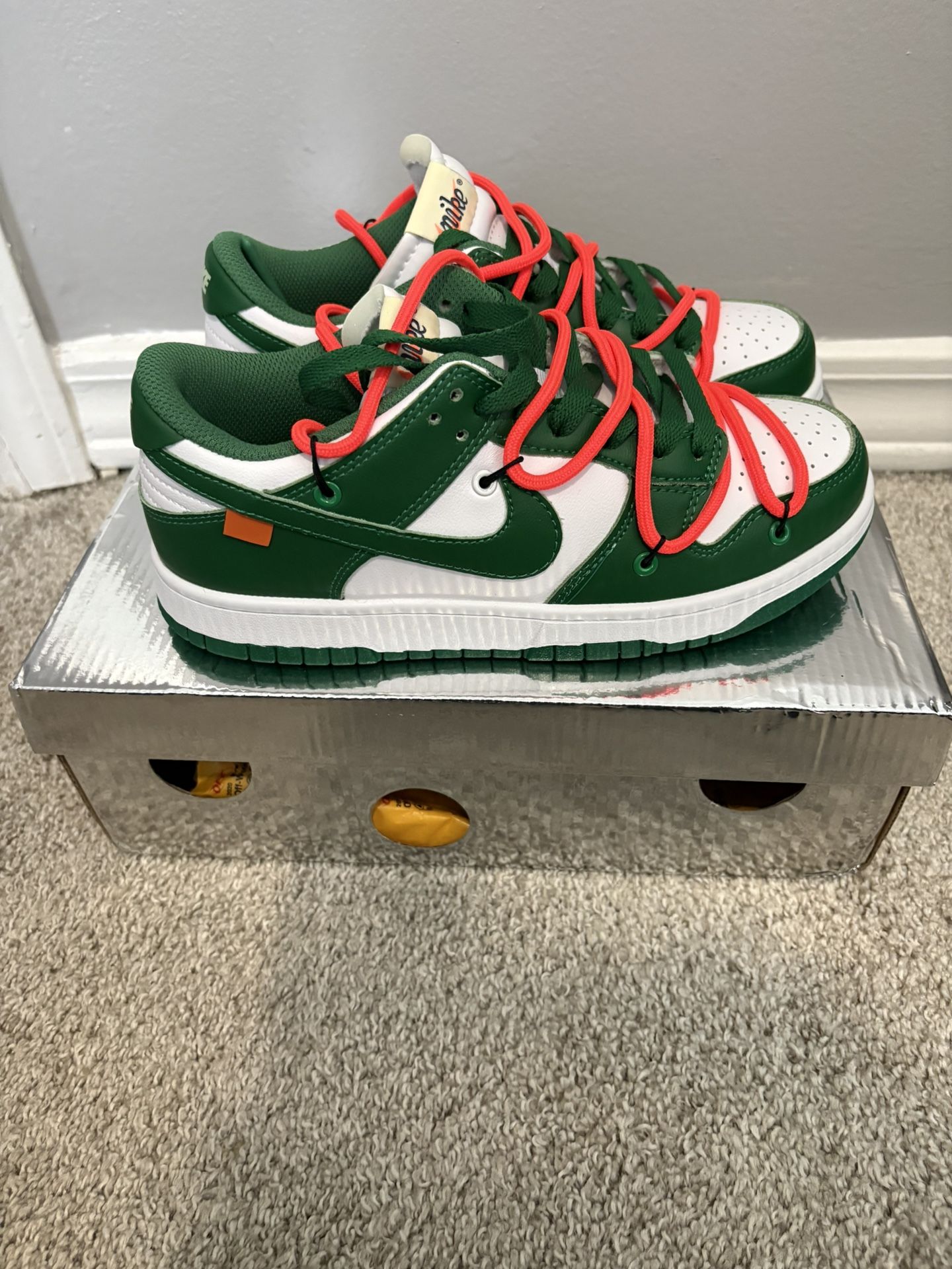 Nike Dunks Off-White, Green & White, Size 6.5 Women