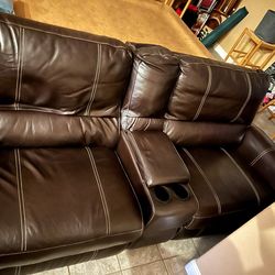LEATHER COUCH / RECLINING