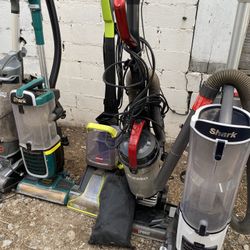 5 cleaners & vaccum to altogether for $40 Located Pharr Texas 78577