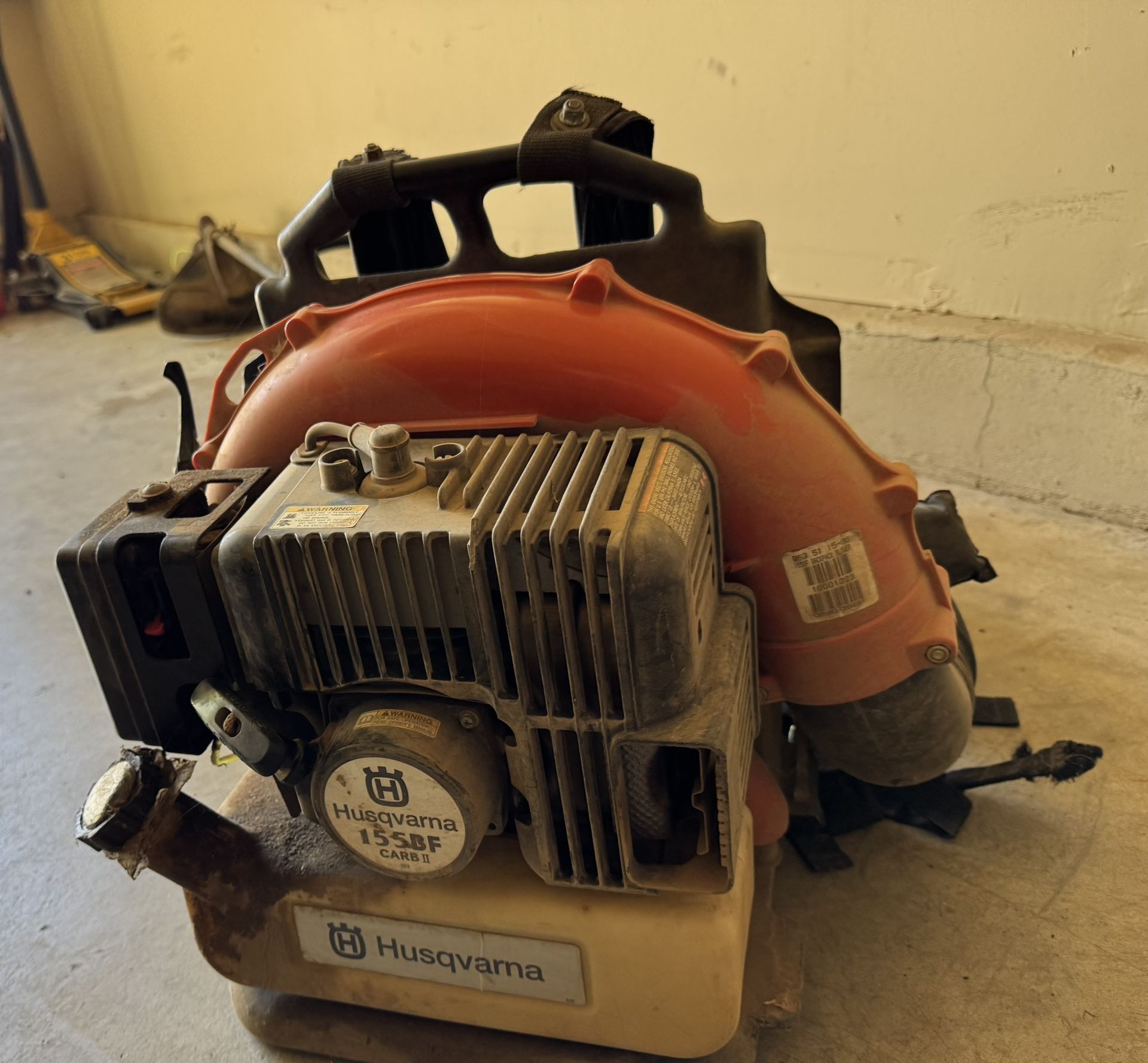 Husqvarna Blowing Gas Model 155BT ⛽️ Asking $150