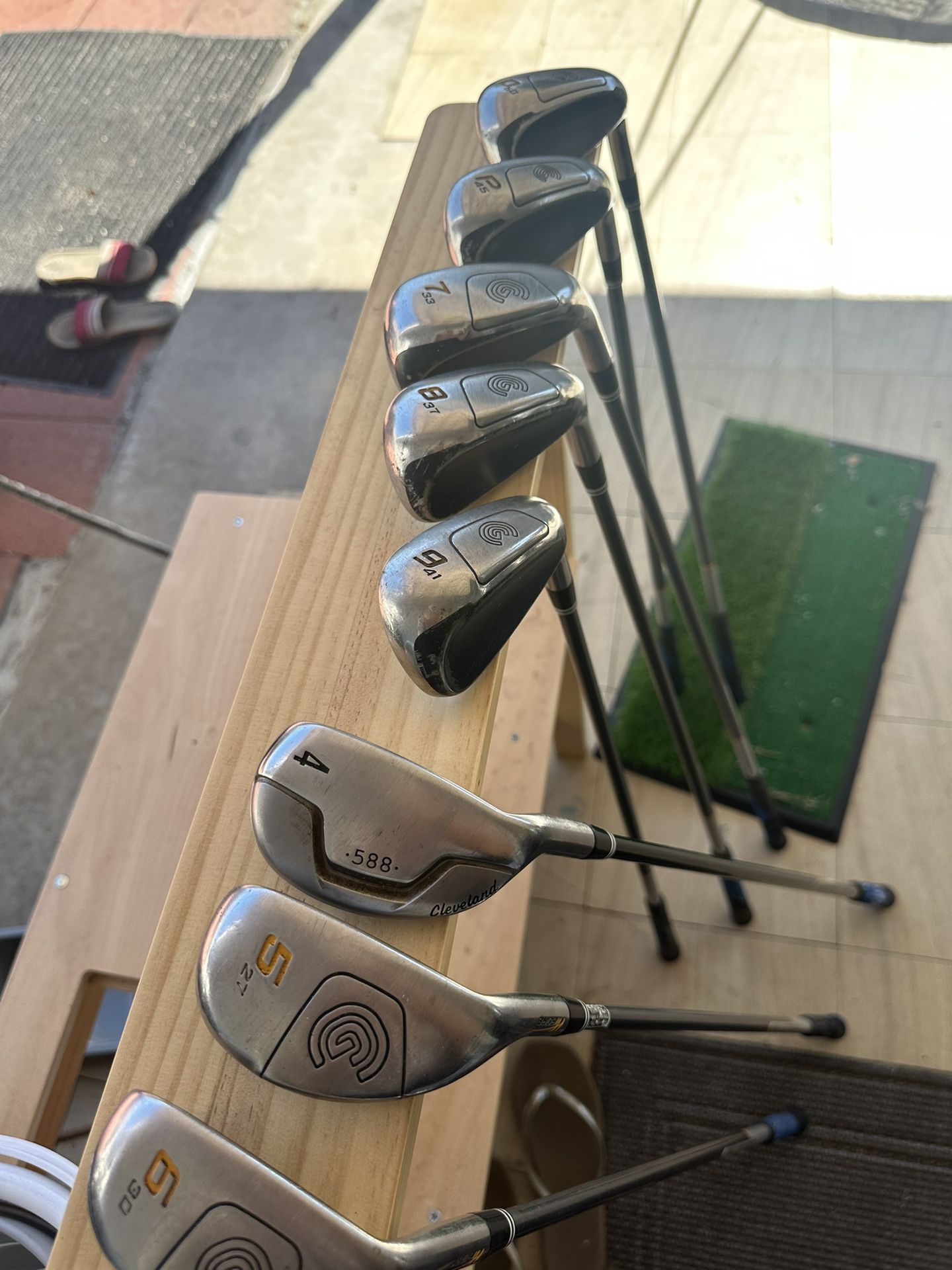 Cleveland Golf Clubs And Golf Bags