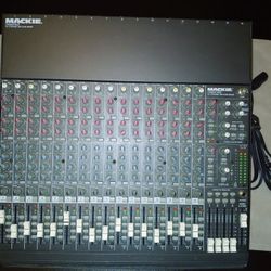 Mackie CR-1604VLZ 16 Channel Mixing Board Mixer 4 Bus with Power 