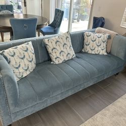 Bleu Velvet Couch 