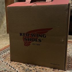 RED WING BOOTS NEW!!!