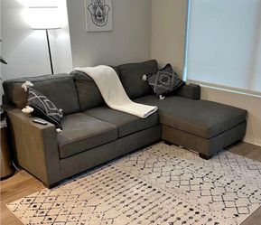 Living Spaces Gray Modern Sectional Sofa with Reversible Chaise