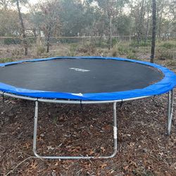 Trampoline 