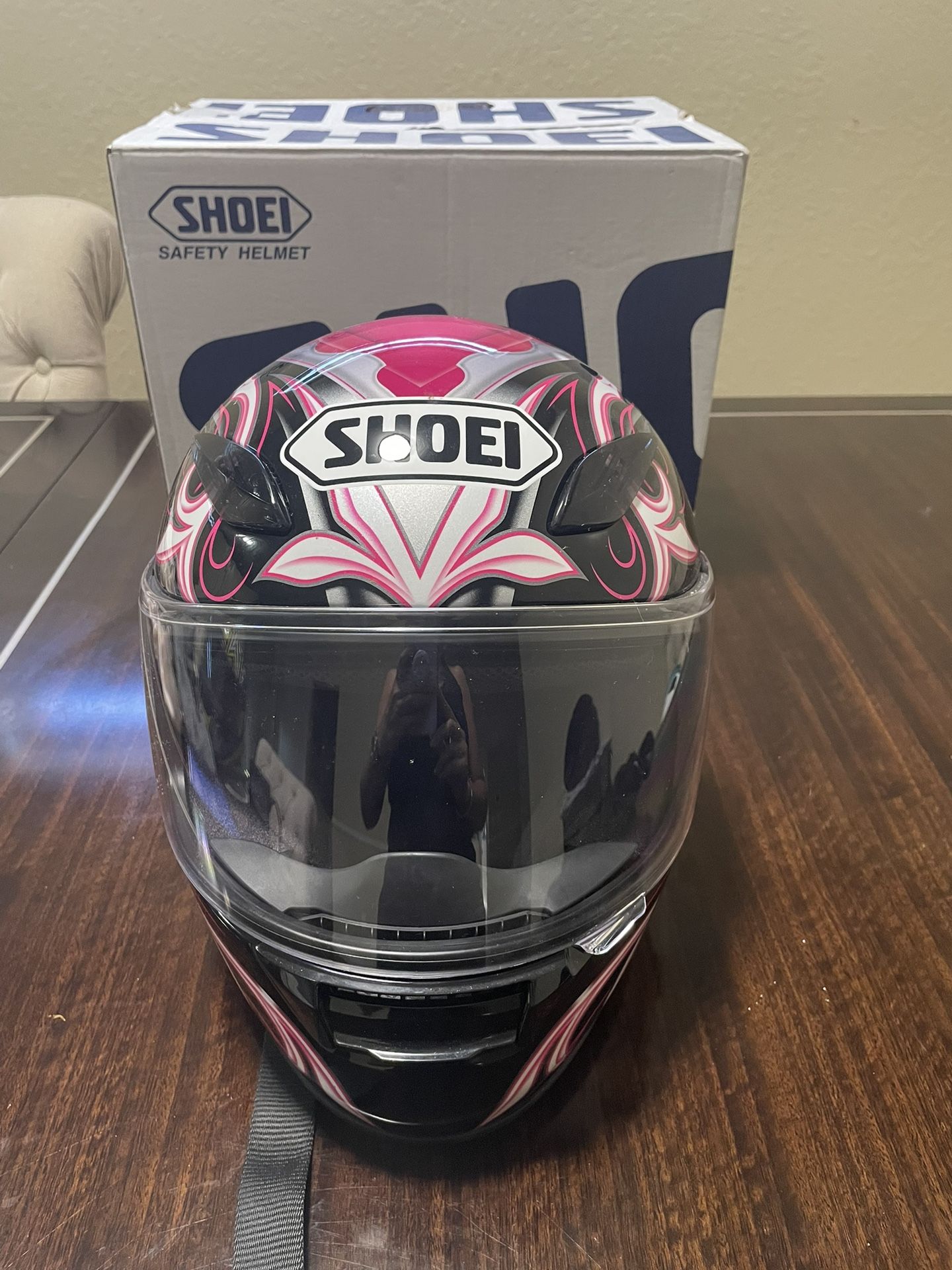 shoei corazon helmet SHOEI RF1100 CORAZON HELMET. for Sale in Hialeah Gardens, FL