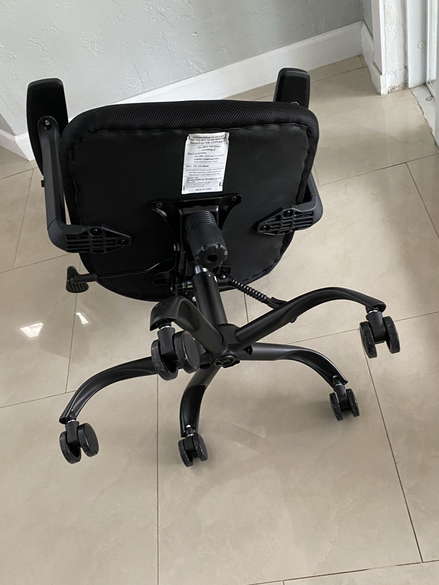Black Office Desk Chair With Headrest
