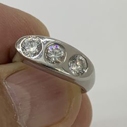 Heavy Solid 14kt Gold W 3 CZ Stones 1ctw Size 7. Sizeable. 