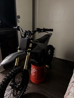 Throne strike shadow